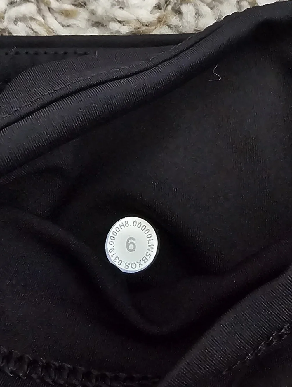 Lululemon Black High-Waist Active Leggings with Side Pockets Size 6 |no 32